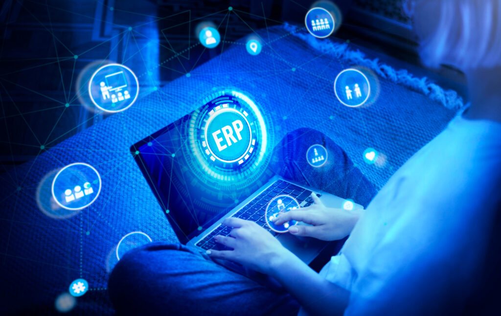 Capacitaciones técnicas, digitales y legales ofrecidas por Infoayudas Colombia para emprendedores y estudiantes