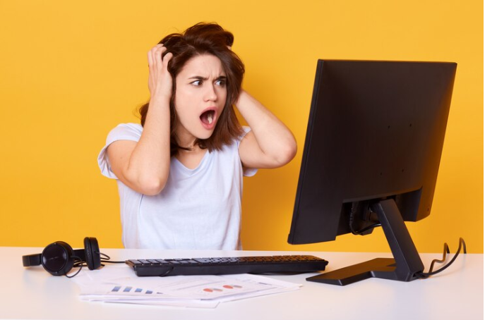 Servicios de mantenimiento correctivo y preventivo para computadores y equipos tecnológicos en Colombia